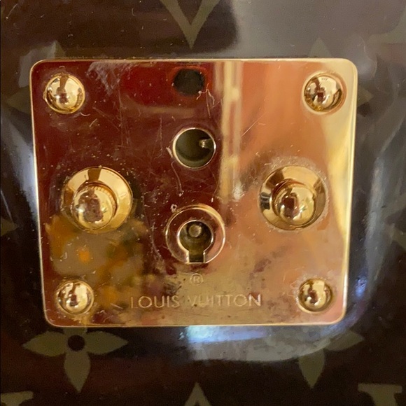 Louis Vuitton Purse - Picture 4 of 4